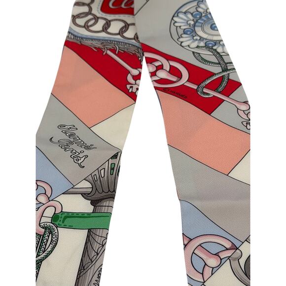 Hermes Cliquetis Twilly in a red - Picture 2 of 5